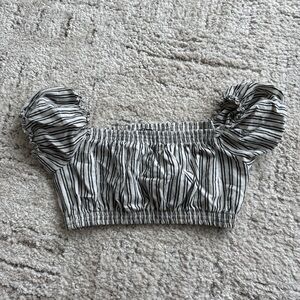 Brandy Melville Puff-Sleeve Crop Top in White and Black